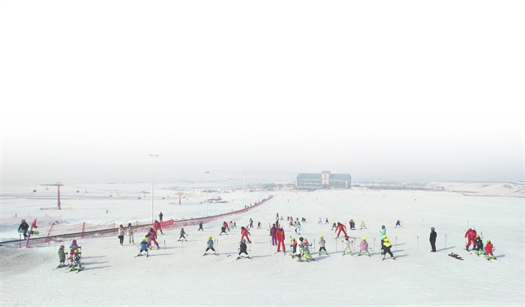 昌吉市努爾加滑雪場開滑！