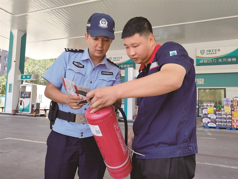 高溫下的堅守 | 社區(qū)民警馬志偉：不懼“烤”驗守護(hù)萬家平安